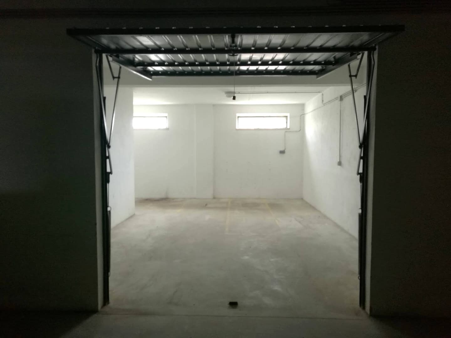 Garagem Box Fechada para Arrendar em Mafra – 37 m²